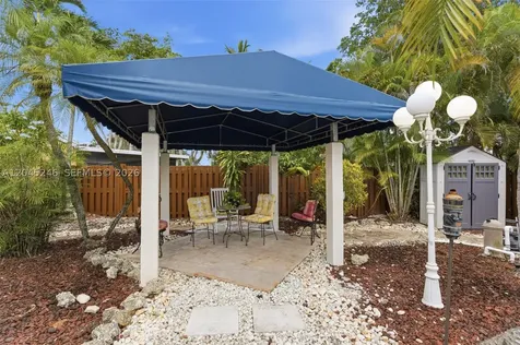 8165 NW 187th Terrace Hialeah FL 33015