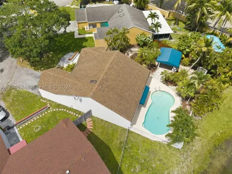 8165 NW 187th Terrace Hialeah FL 33015