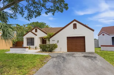 8165 NW 187th Terrace Hialeah FL 33015