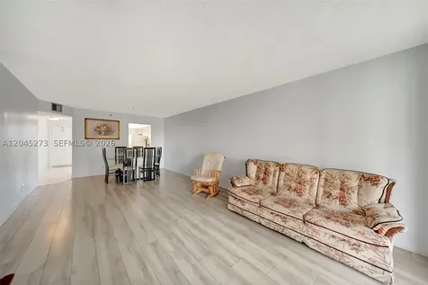 2571 Aragon Boulevard Sunrise FL 33322