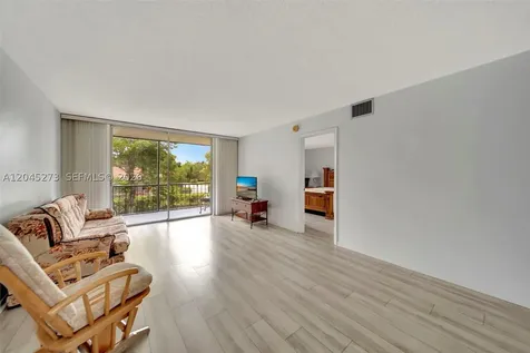 2571 Aragon Boulevard Sunrise FL 33322