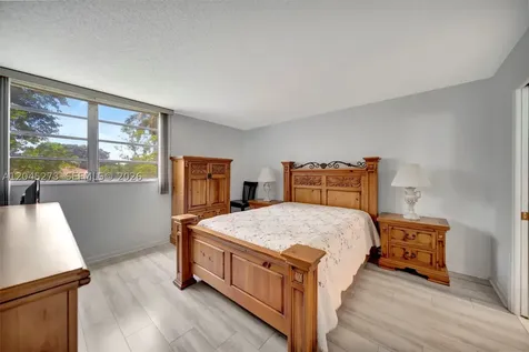 2571 Aragon Boulevard Sunrise FL 33322