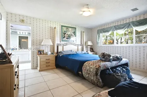 908 Cypress Terrace Pompano Beach FL 33069
