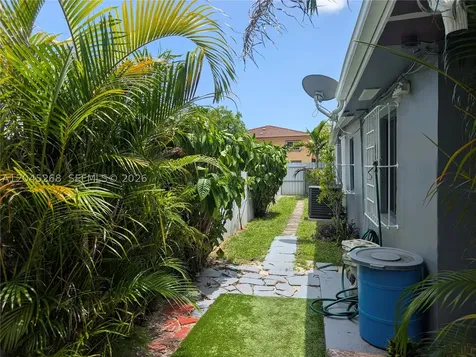 351 E 5th Street Hialeah FL 33010