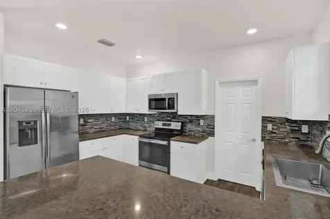 2502 NE 1st Street Homestead FL 33033
