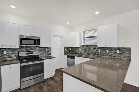 2502 NE 1st Street Homestead FL 33033