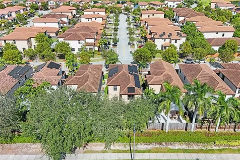 2502 NE 1st Street Homestead FL 33033
