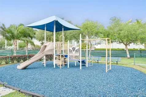 2502 NE 1st Street Homestead FL 33033