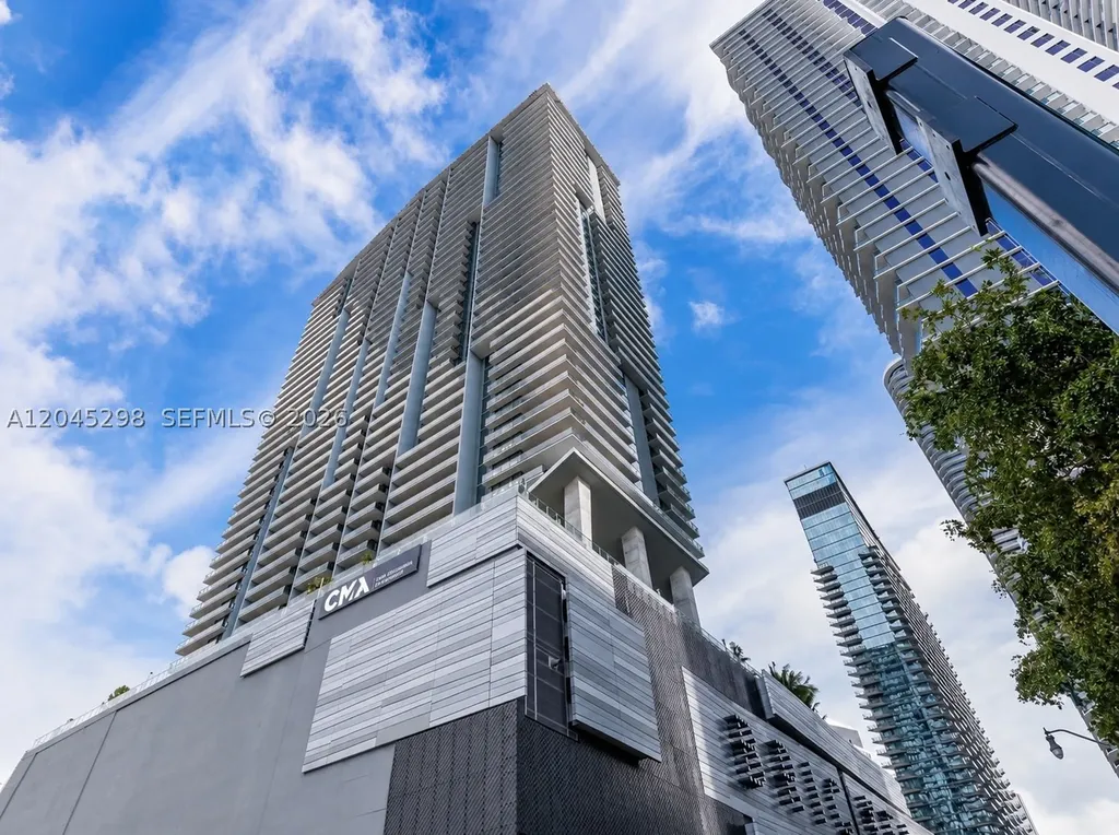 88 SW 7th Street Miami FL 33130