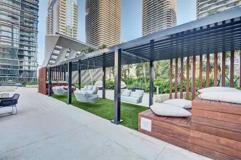 88 SW 7th Street Miami FL 33130
