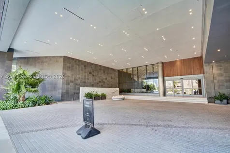 88 SW 7th Street Miami FL 33130