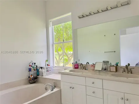 1074 Bluewood Terrace Weston FL 33327