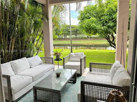 1074 Bluewood Terrace Weston FL 33327