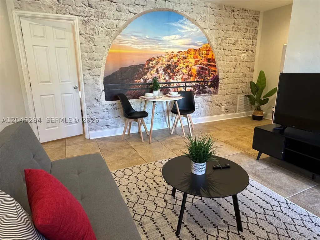 620 SW 7th St Unit 1-6 Fort Lauderdale FL 33315