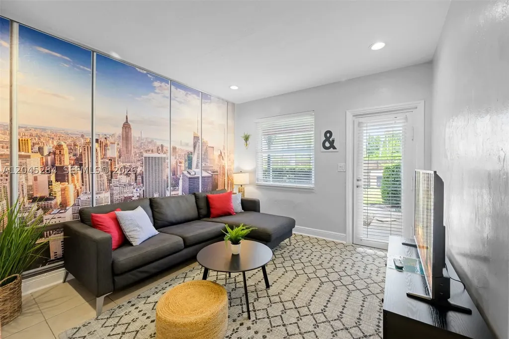 620 SW 7th St Unit 1-6 Fort Lauderdale FL 33315