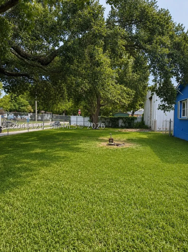 6145 Hayes Street Hollywood FL 33024