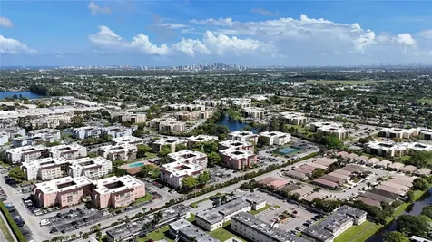 2861 Somerset Drive Lauderdale Lakes FL 33311