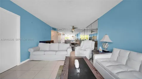 2861 Somerset Drive Lauderdale Lakes FL 33311