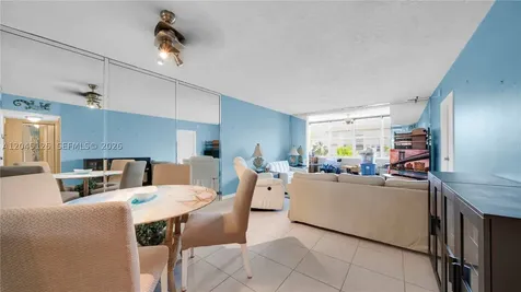 2861 Somerset Drive Lauderdale Lakes FL 33311