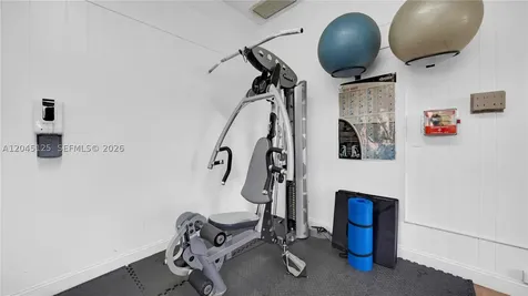 2861 Somerset Drive Lauderdale Lakes FL 33311