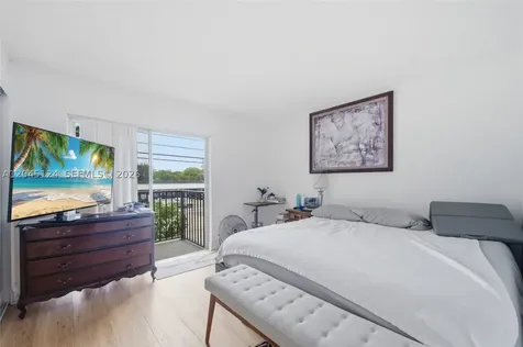 2520 N Andrews Avenue Wilton Manors FL 33311