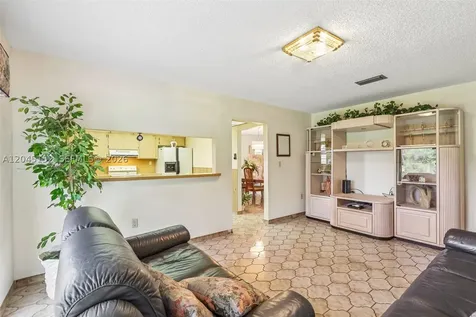 13394 SW 1st Terrace Miami FL 33184
