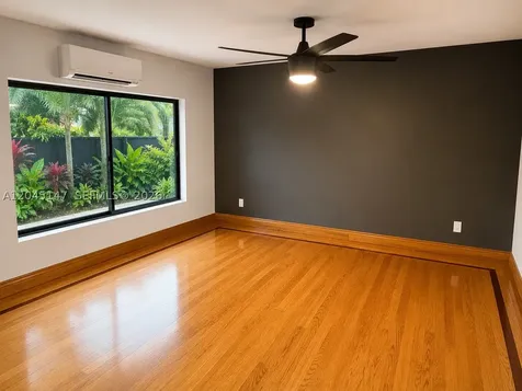 325 NE 126th Street North Miami FL 33161