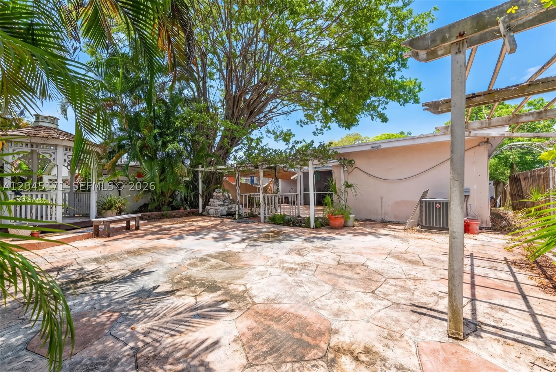 1805 N Dixie Highway Fort Lauderdale FL 33305