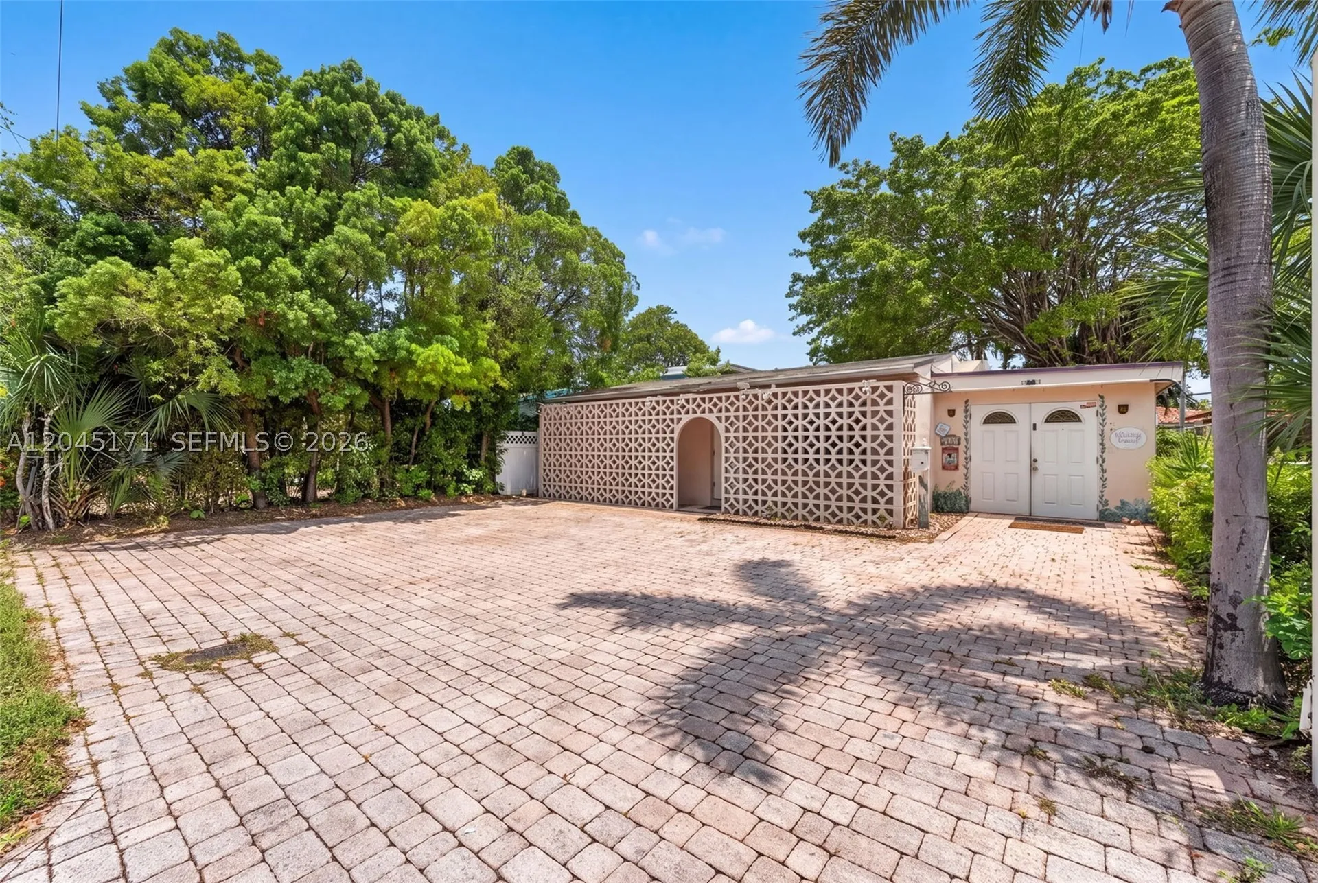 1805 N Dixie Highway Fort Lauderdale FL 33305