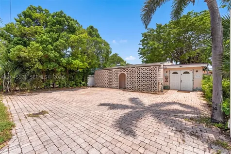 1805 N Dixie Highway Fort Lauderdale FL 33305