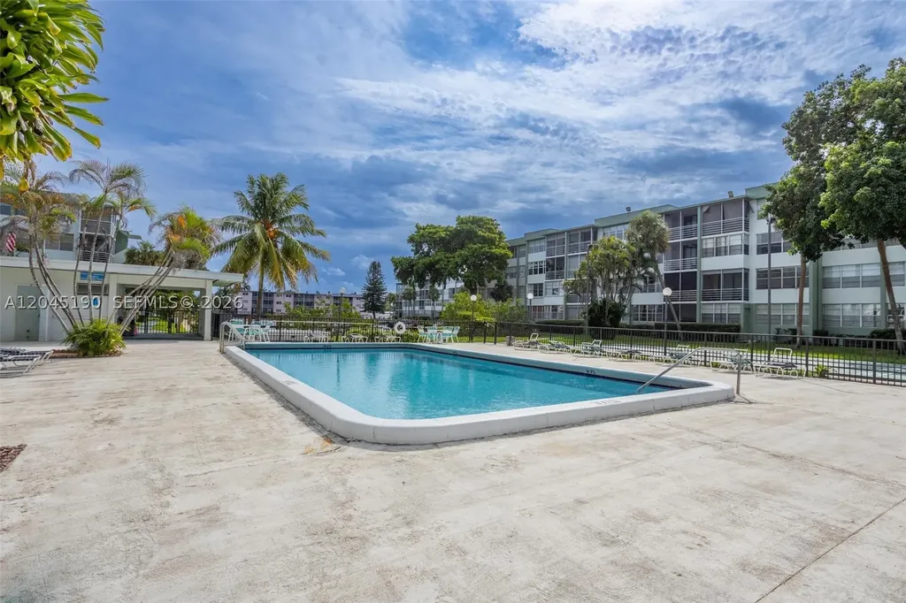 2771 Taft Street Hollywood FL 33020