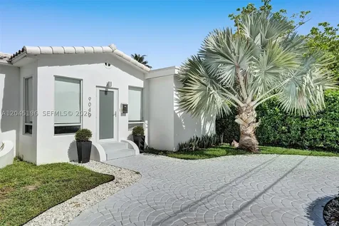9040 Carlyle Avenue Surfside FL 33154