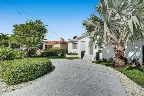 9040 Carlyle Avenue Surfside FL 33154