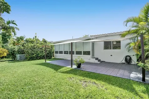 9040 Carlyle Avenue Surfside FL 33154