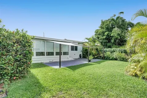 9040 Carlyle Avenue Surfside FL 33154