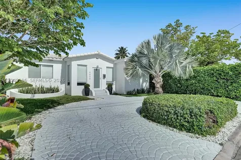 9040 Carlyle Avenue Surfside FL 33154