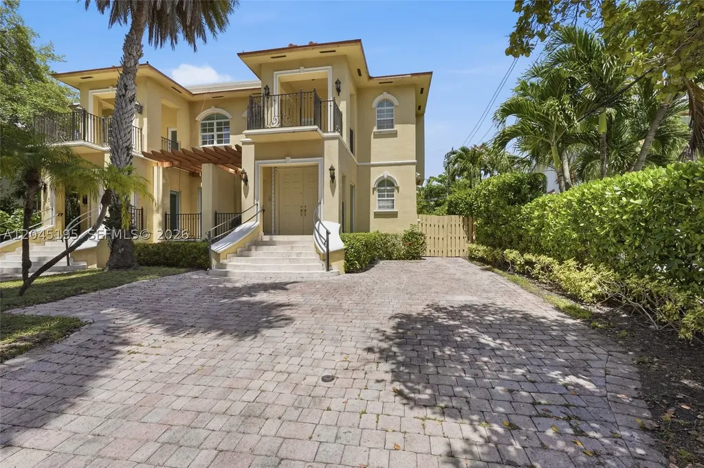 592 Fernwood Road Key Biscayne FL 33149