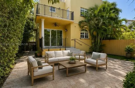 592 Fernwood Road Key Biscayne FL 33149