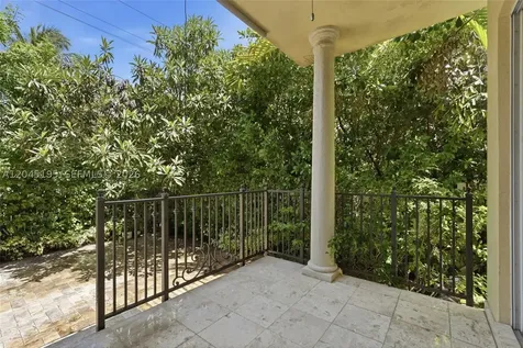 592 Fernwood Road Key Biscayne FL 33149