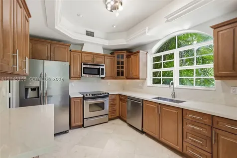 592 Fernwood Road Key Biscayne FL 33149