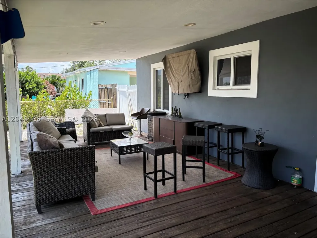 1332 SW 22nd Avenue Fort Lauderdale FL 33312