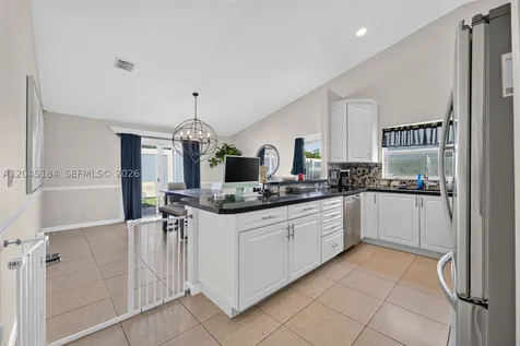 4461 NW 20th Avenue Oakland Park FL 33309