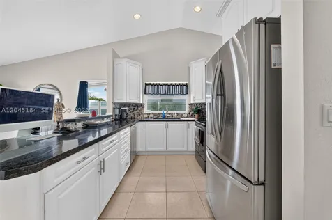 4461 NW 20th Avenue Oakland Park FL 33309