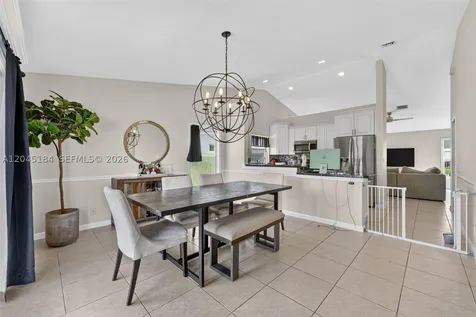 4461 NW 20th Avenue Oakland Park FL 33309