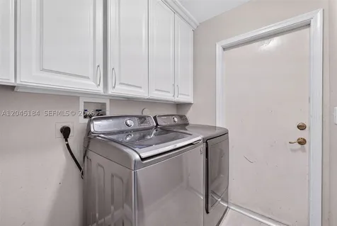 4461 NW 20th Avenue Oakland Park FL 33309