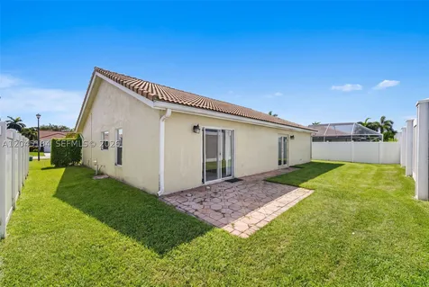 4461 NW 20th Avenue Oakland Park FL 33309