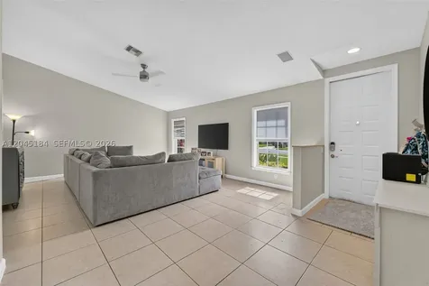 4461 NW 20th Avenue Oakland Park FL 33309