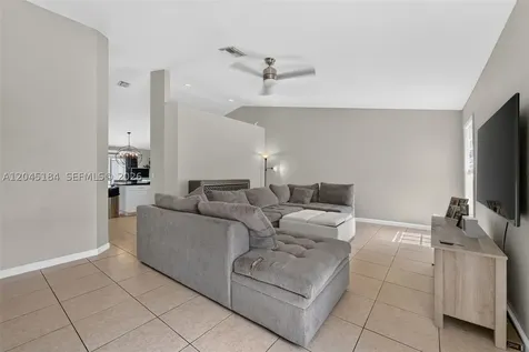 4461 NW 20th Avenue Oakland Park FL 33309