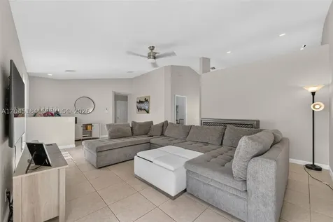 4461 NW 20th Avenue Oakland Park FL 33309