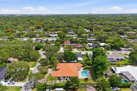 16615 SW 82nd Court Palmetto Bay FL 33157